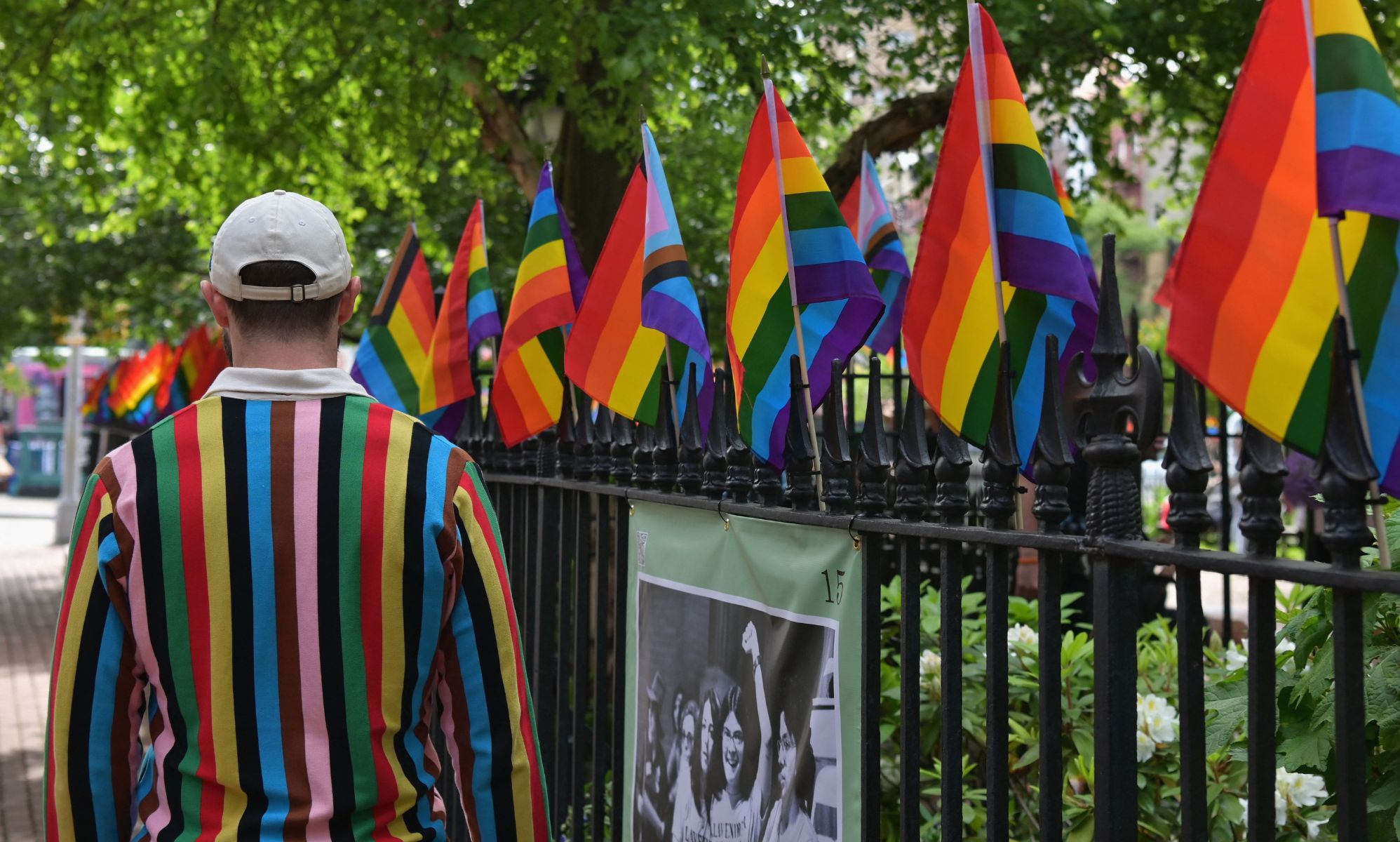 Choque y furia como el sitio web del Monumento Nacional Stonewall despojado de referencias trans