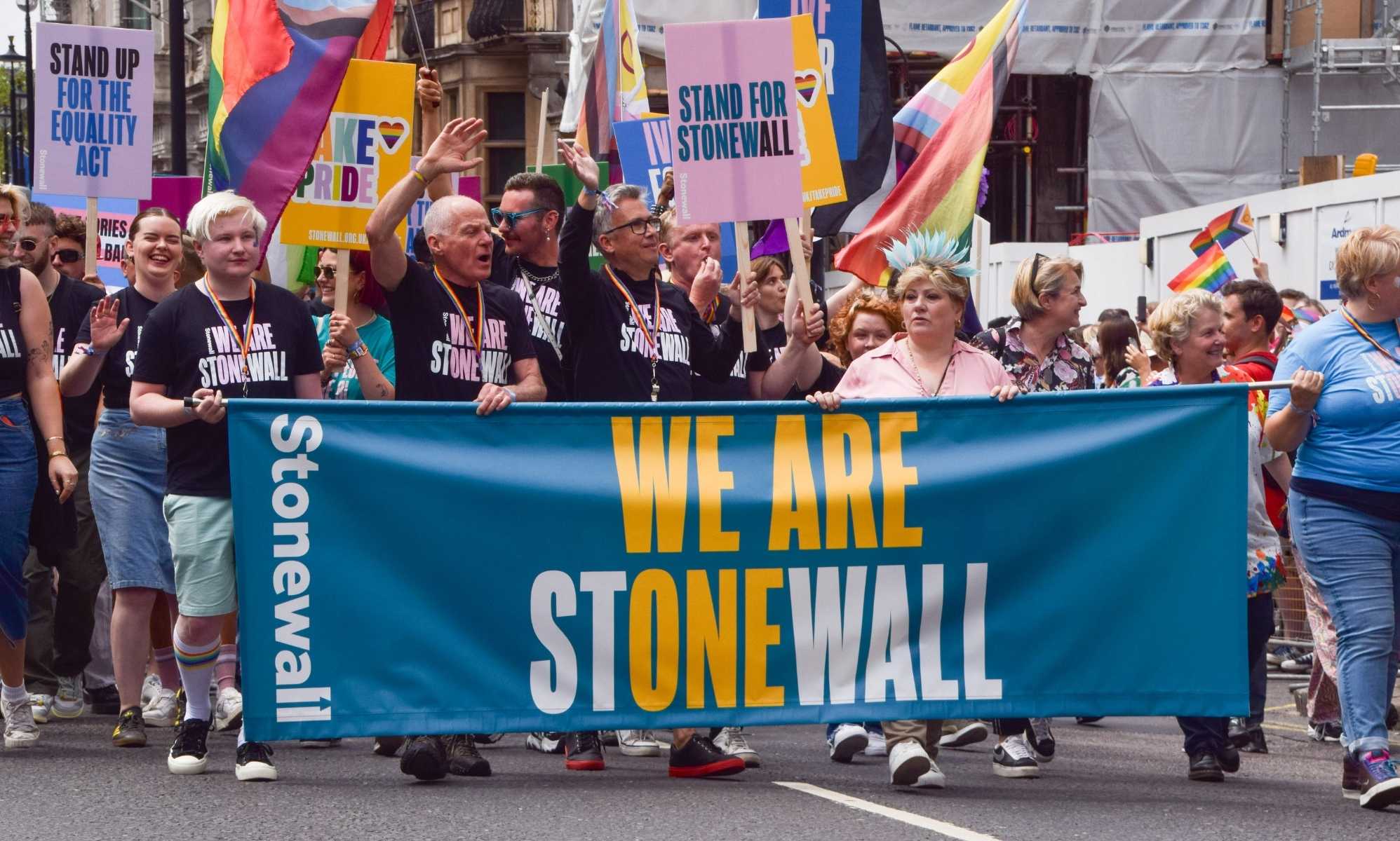 Stonewall para cortar el personal después de la congelación de la USAID de Trump: "Los derechos duros ganados se están retrocediendo"