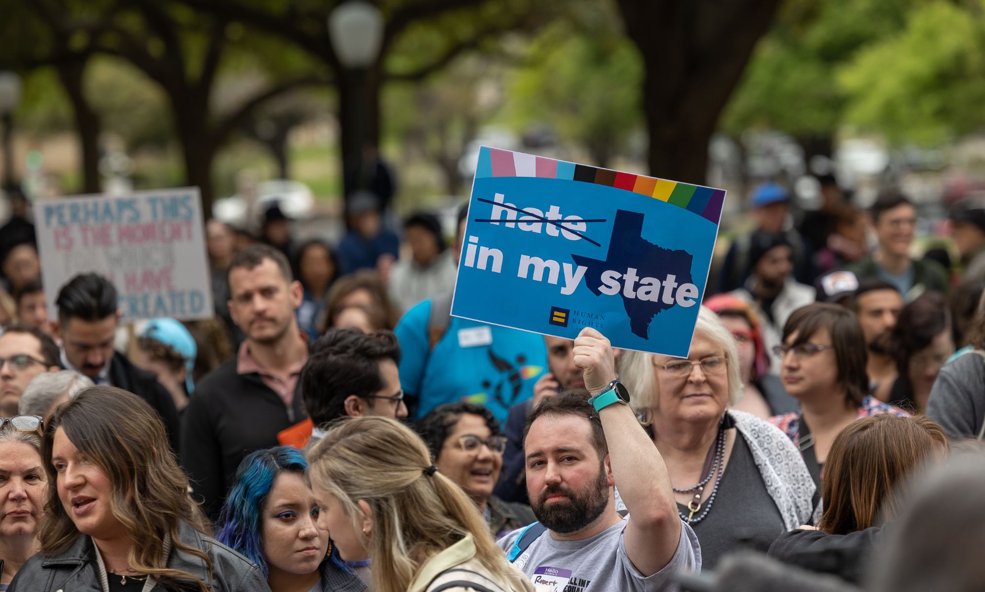 El nuevo proyecto de ley de 'Trans Ban' de Texas tiene como objetivo erradicar completamente la atención de género en el estado