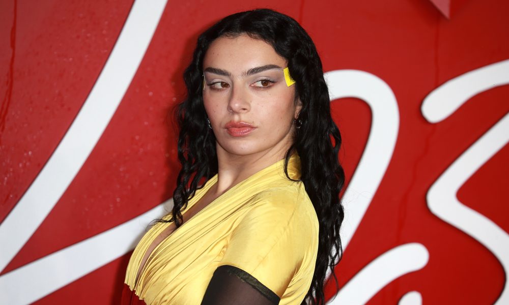 Charli XCX gana la mejor grabación de baile/electrónica para 'Von Dutch' en 2025 Grammys
