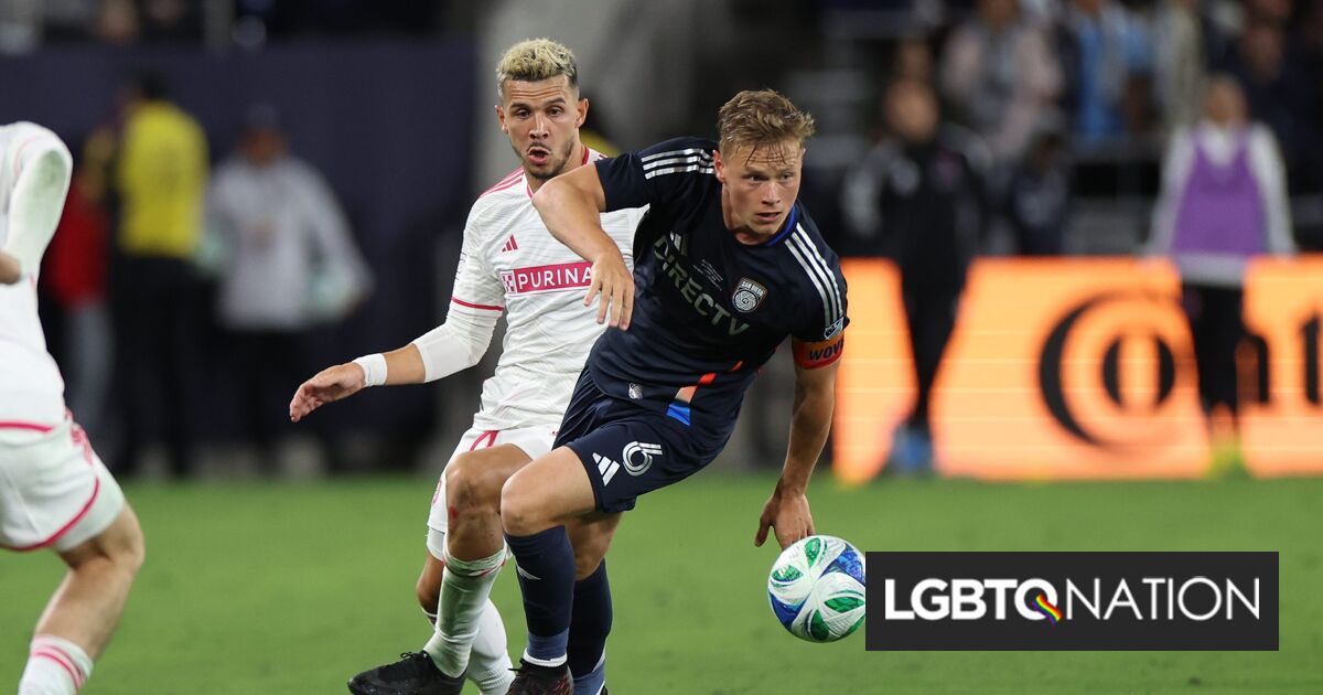 Canto homofóbico Marte de este equipo de fútbol en el primer partido en casa: "inaceptable"