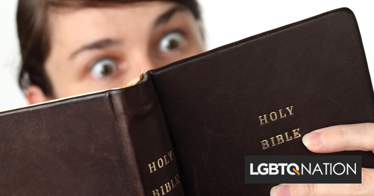 El juez bloquea la prohibición de libros anti-LGBTQ+ mientras llama a la hipocresía cristiana