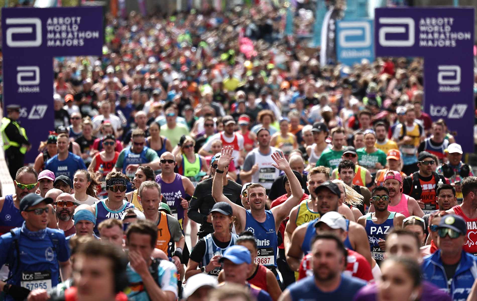 Medios de derecha que generan histeria sobre mujeres trans que corren de manera no competitiva en el maratón de Londres