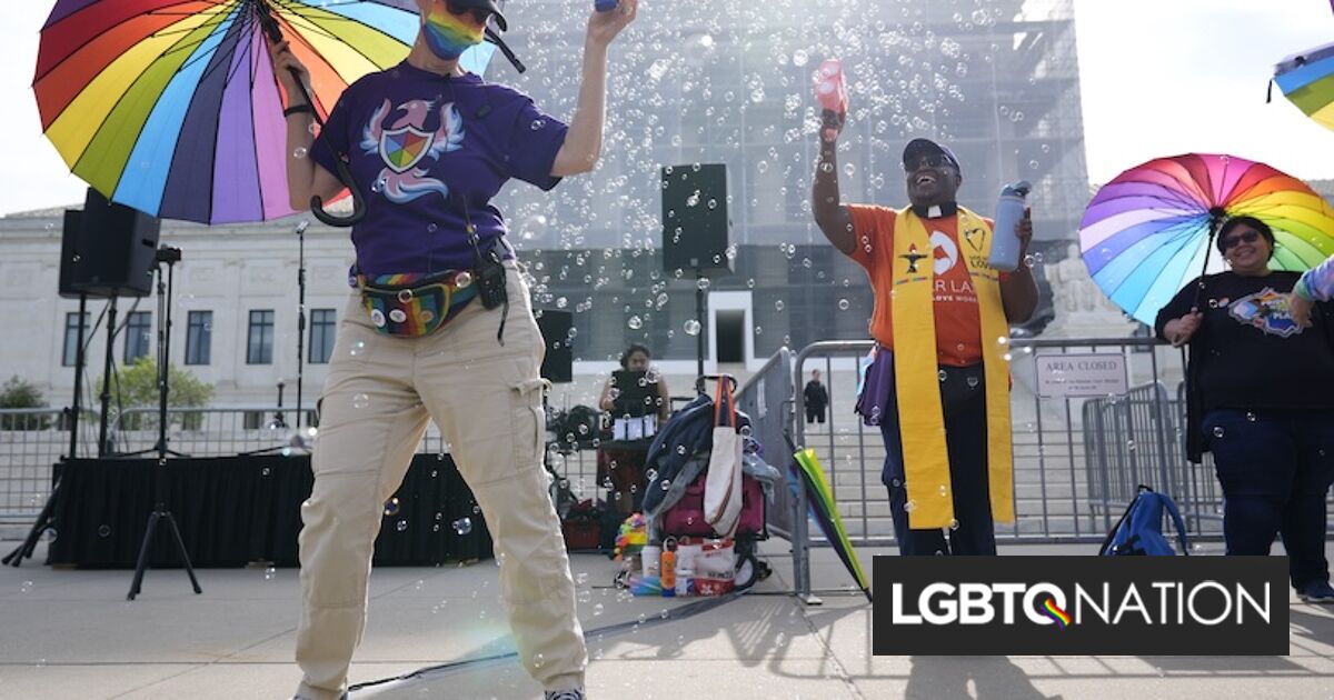 Jueces conservadores lado del caso de los padres religiosos en el caso de la Corte Suprema "no digas gay"