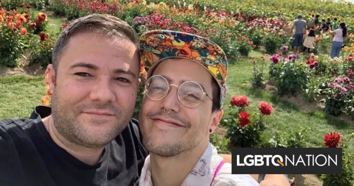 Pareja planificando la discriminación de reclamos de bodas de Puerto Vallarta