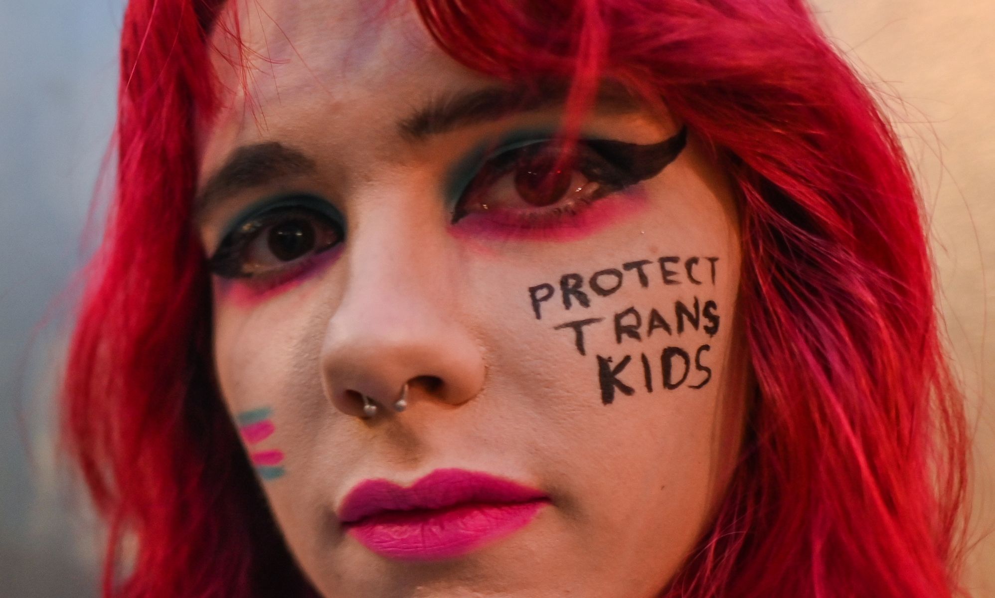 Advertencia de los historiadores sobre el tratamiento del gobierno a las personas trans