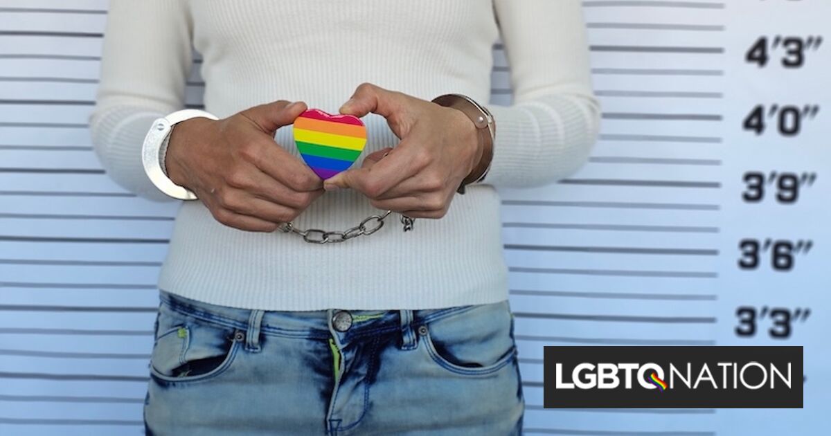 La mujer tenía un historial criminal de 56 años por ser lesbiana, y ni siquiera lo sabía