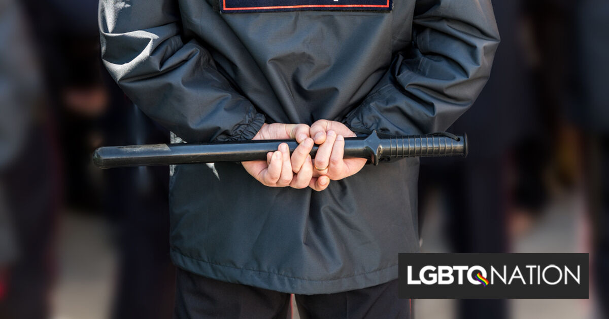 Las fuerzas rusas asaltan "Milfs of Ancient Grecia" Swingers Club sobre "Propaganda LGBT"