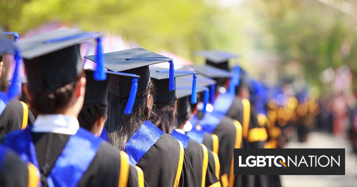 Los padres luchan por el distrito escolar para decir el nombre elegido del estudiante trans en la graduación