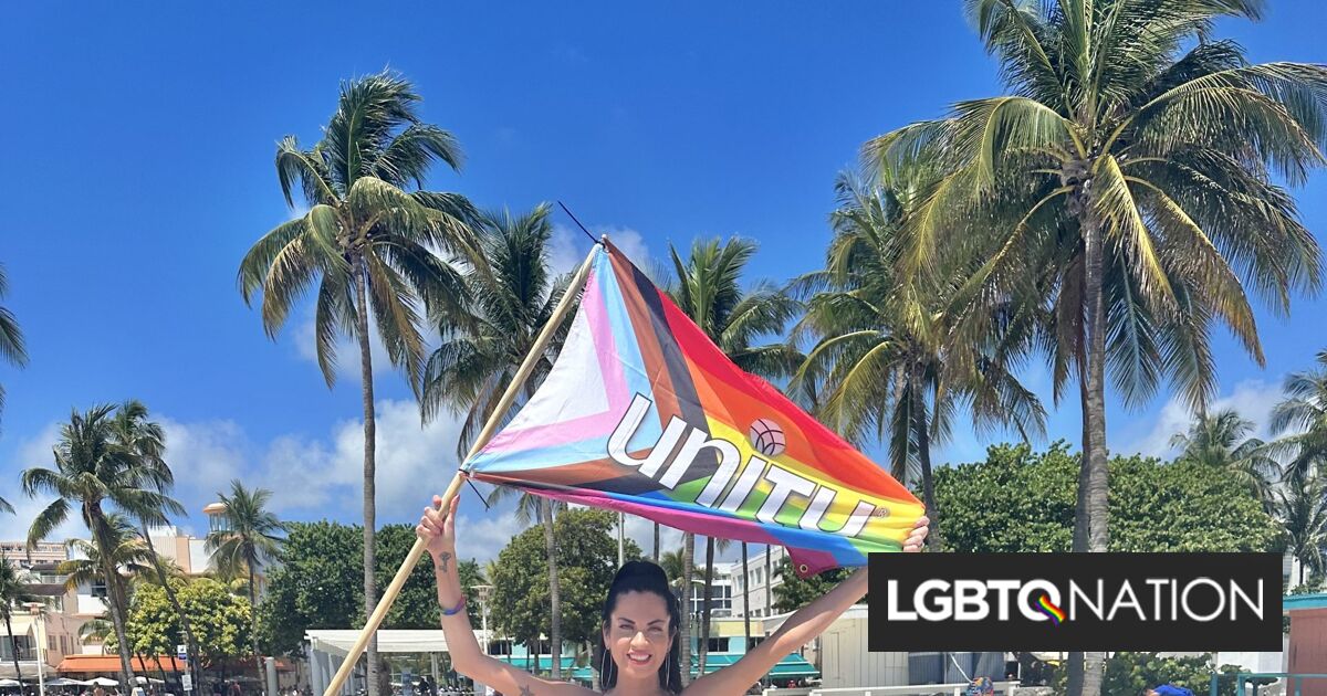 ¿Qué? Albernas agita la bandera de la unidad en Florida mientras la comunidad LGBTQ+ enfrenta grandes amenazas