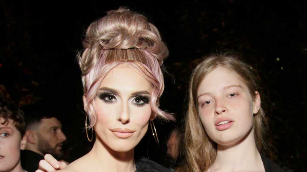 Jasmine Kennedie y Vivian Jenna Wilson asisten a RuPaul's Drag Race All Stars 10 Red Carpet & Premiere Party en Gitano el 08 de mayo de 2025 en la ciudad de Nueva York.