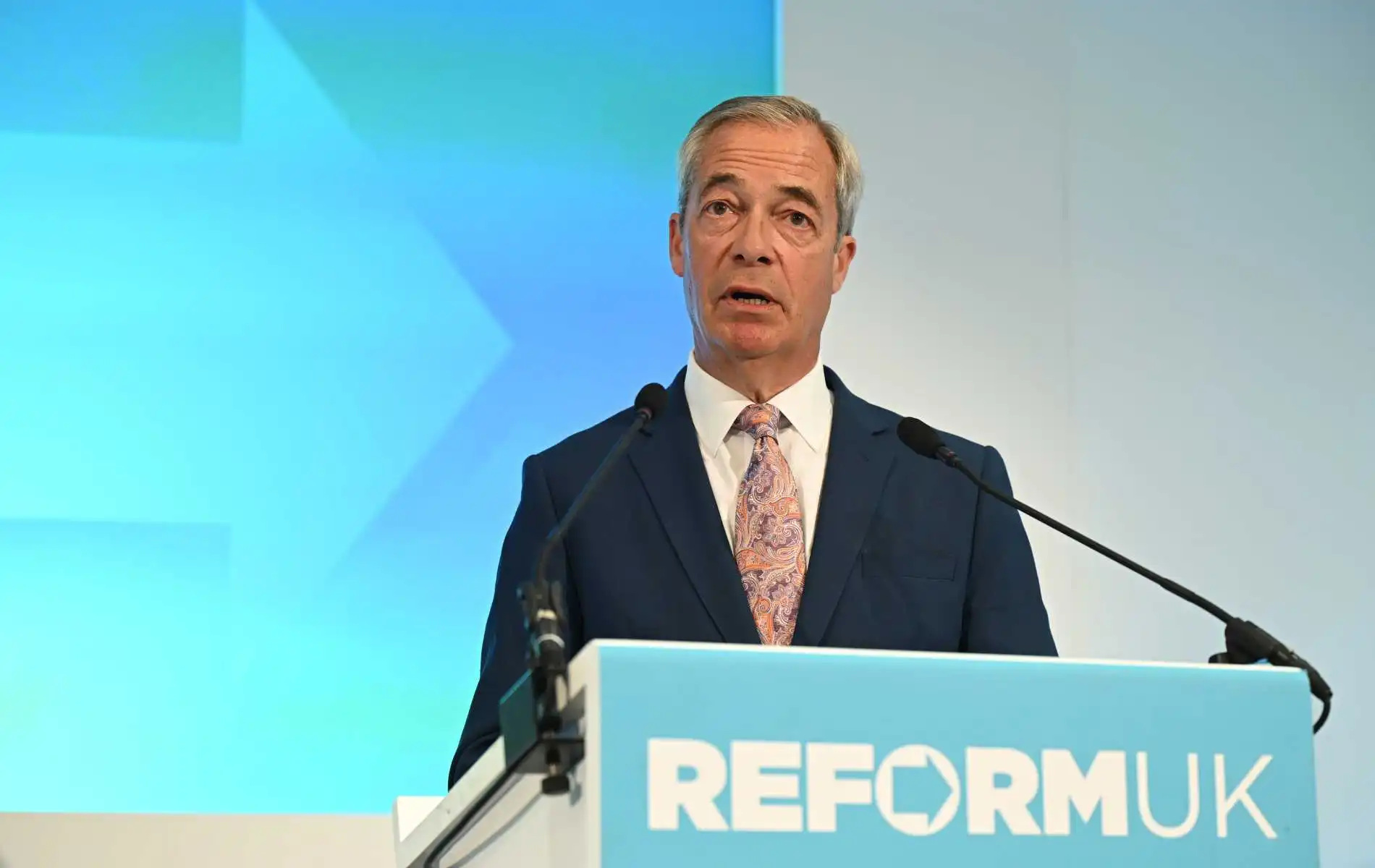 Nigel Farage Brands Ley de matrimonio entre personas del mismo sexo 'Incorrecto': 'No lo apoyé'