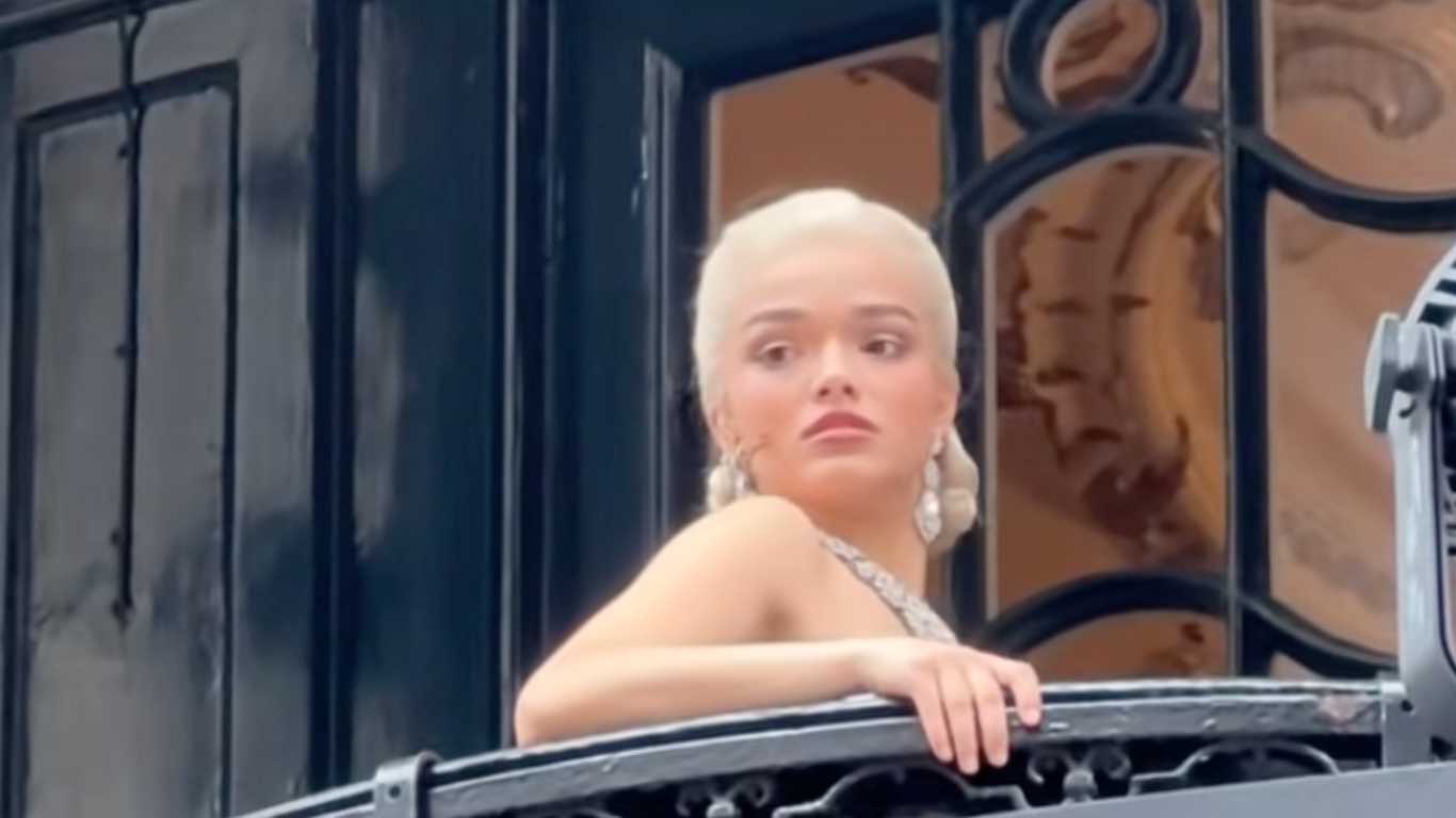 Rachel Zegler changed the words during a public balcony performance of Evita.