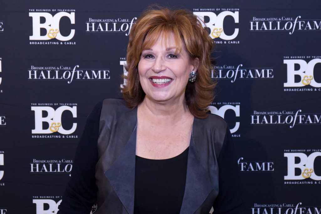 Joy Behar ha enfrentado críticas después de decirle a las personas queer que salgan en el Día de Acción de Gracias