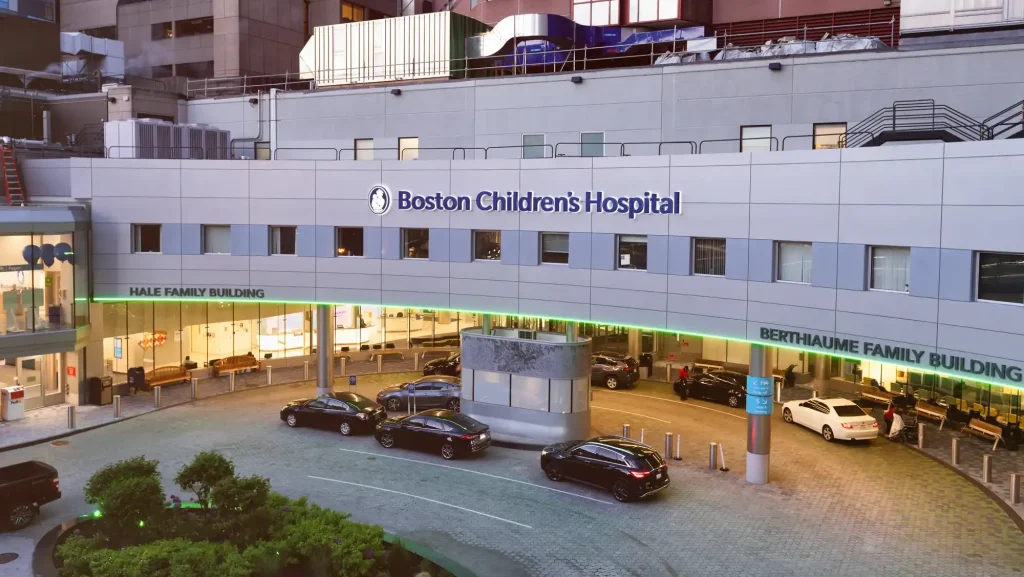Boston Children's Hospital afirma el compromiso con la atención de los jóvenes trans