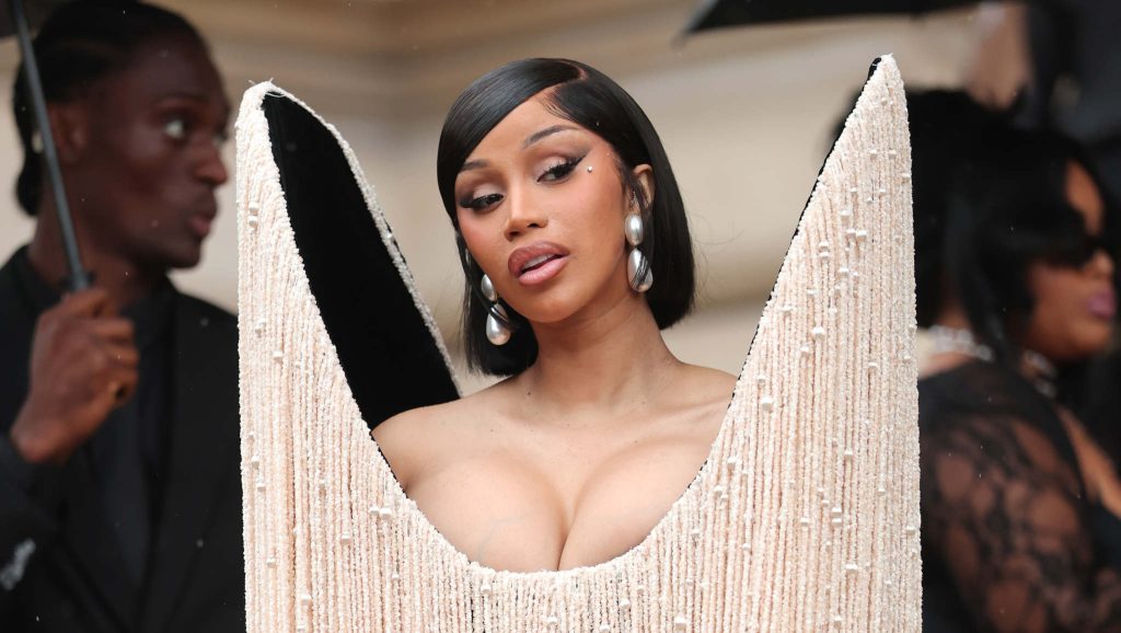 Cardi B cae la fecha de lanzamiento para el nuevo sencillo 'Imaginary Players' Anlese del tan esperado álbum