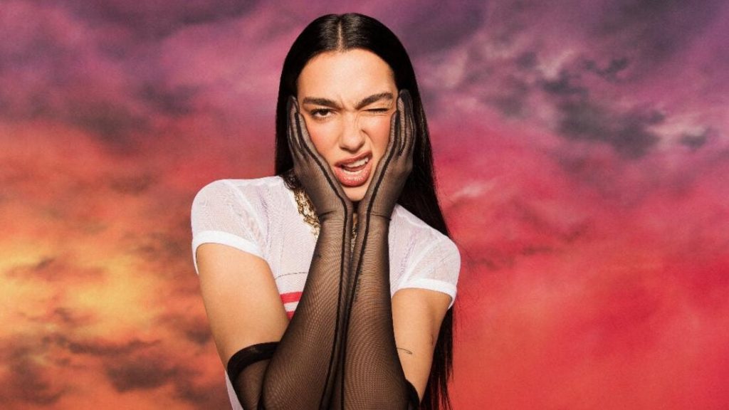 Dua Lipa Rings le da vida al optimismo radical con las tiendas pop -up por delante de nosotros Tour