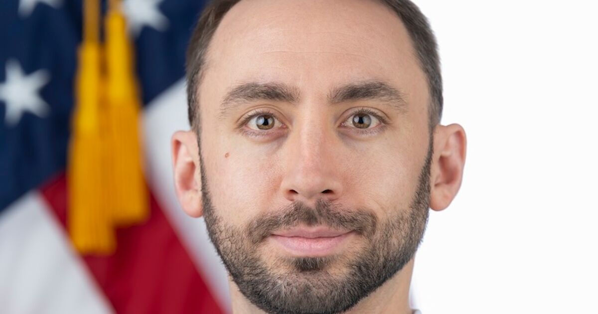HHS amenaza 46 estados: finalizar clases de sexo transinclusivo o perder millones en fondos