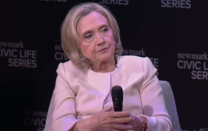 Hillary Clinton emite una advertencia sombría sobre el futuro del matrimonio entre personas del mismo sexo