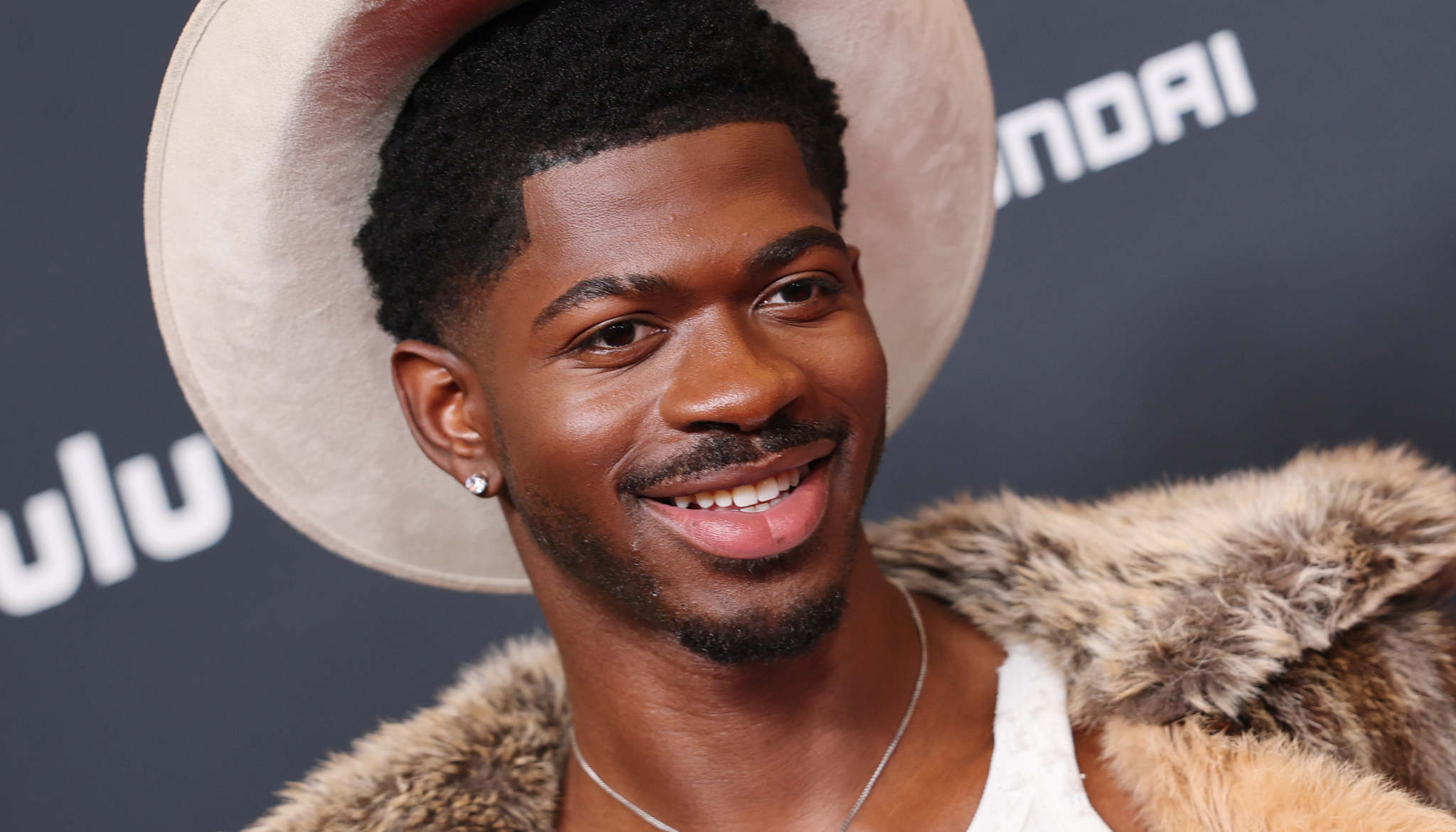 Lil nas x wipes Instagram, se burla de una nueva era salvaje con fragmentos de canciones y colaboraciones de la lista A