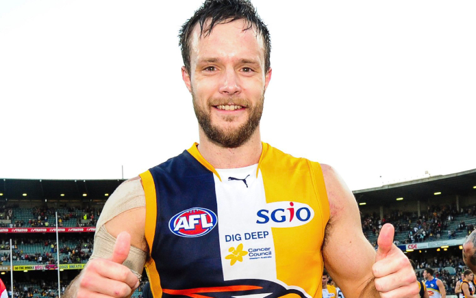 El jugador de la AFL Mitch Brown rompe el silencio después del anuncio histórico de salir