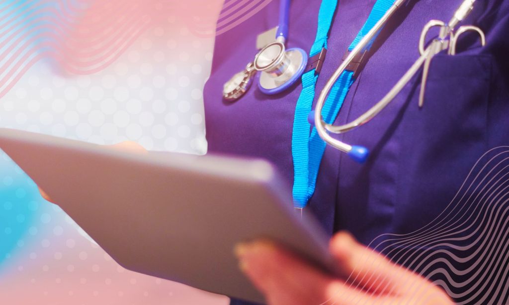 Una enfermera del NHS en un fondo editado.