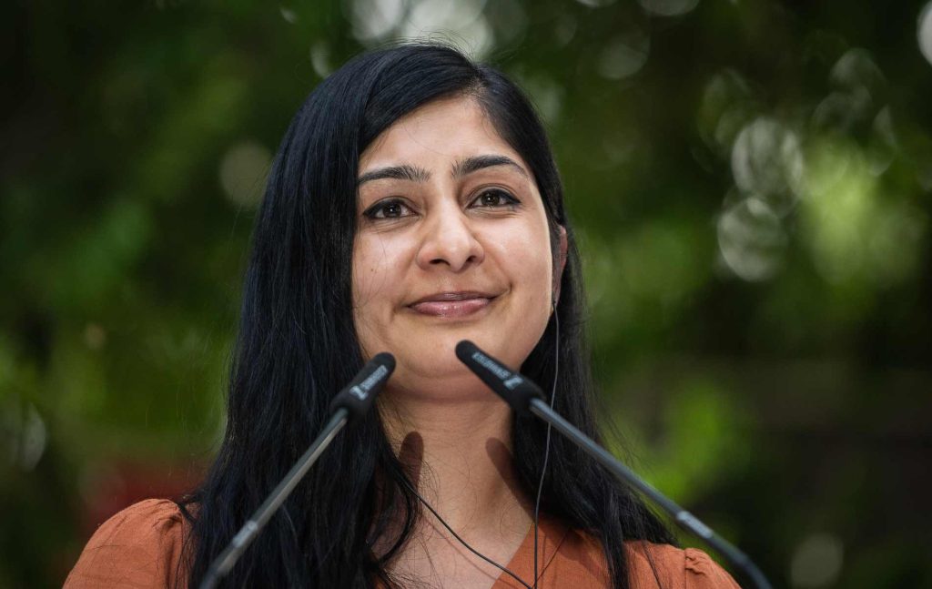 'No hay espacio para la transfobia' en el nuevo partido de izquierda, dice Zarah Sultana