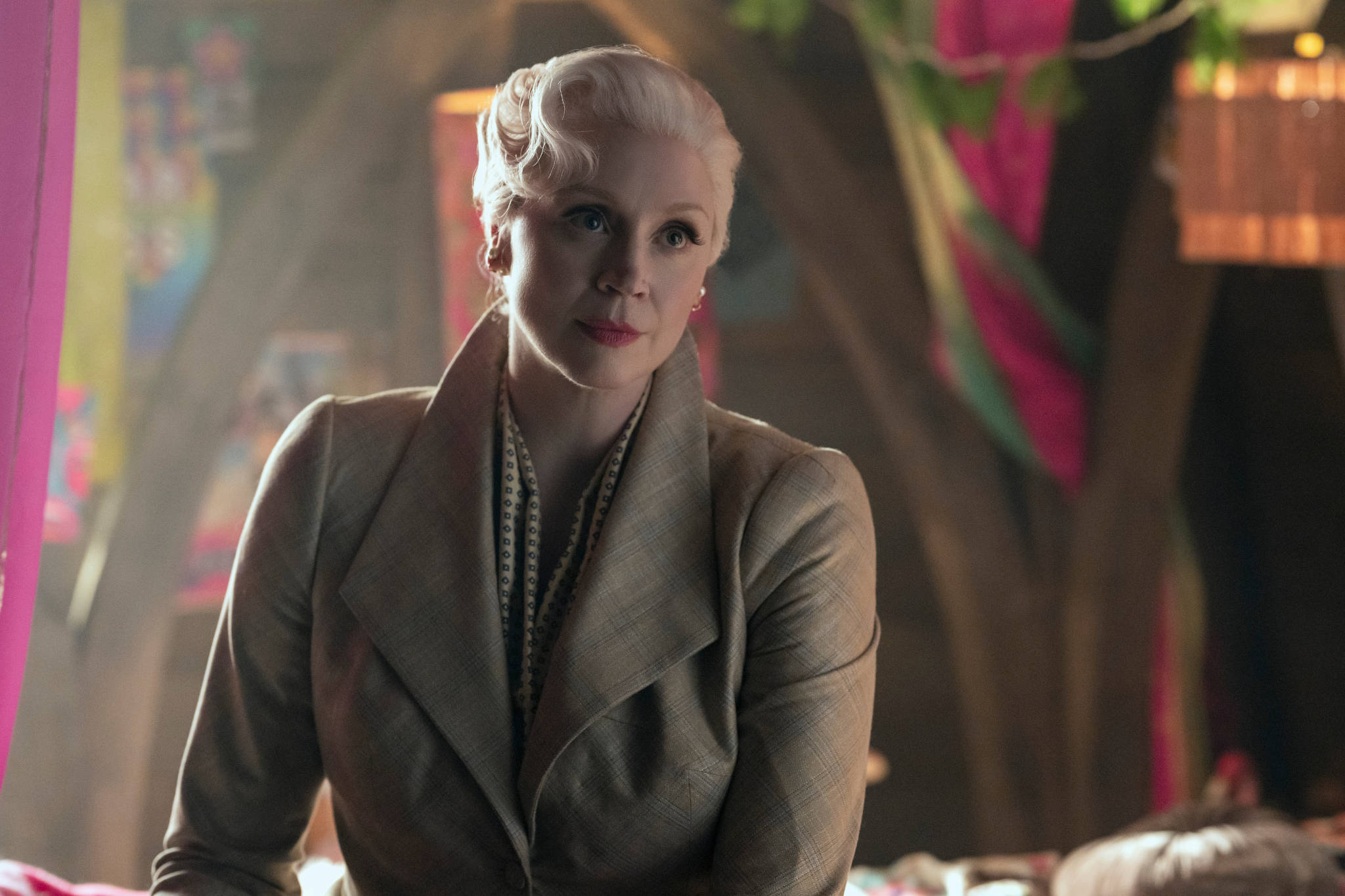 Gwendoline Christie se derrama en el regreso de la temporada 2 del 'miércoles' y por qué su guía espiritual es su rubia de caballos 'Juego de tronos' (exclusivo)