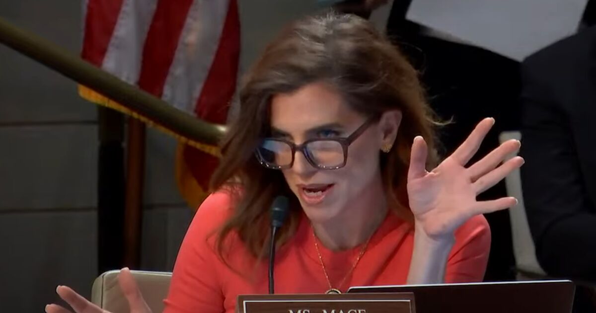 Nancy Mace dice que el tirador de Charlie Kirk fue "un trama" y hace disparar sobre sí misma
