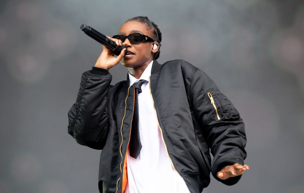 Little Simz anuncia fechas de gira y detalles de boletos 2023 del Reino Unido.