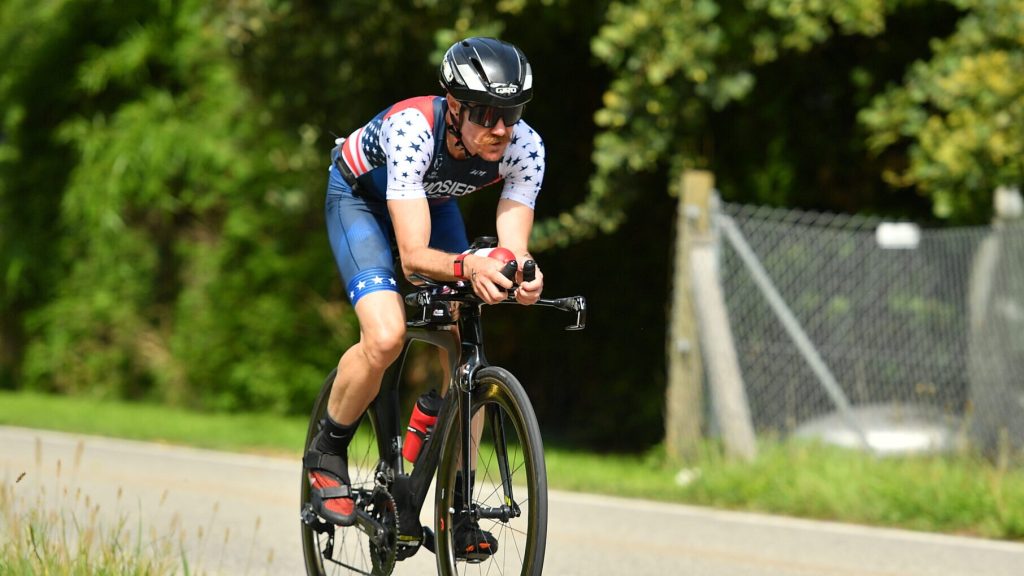 El atleta trans Chris Mosieron en el Campeonato Mundial de Duatalon: esta carrera 'se siente particularmente pesada' en una era de reversiones de políticas