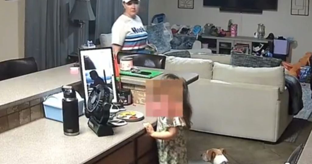 La madre rencorosa furiosa contra su hijo por decir que son un niño se vuelve viral