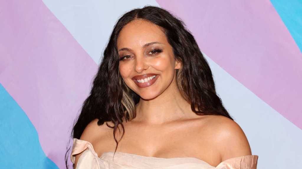 Jade Thirlwall asiste a los premios 2024 Rolling Stone UK.