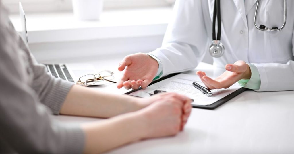 Acabamos de hacer historia en la atención médica trans. Y tuvimos que bloquear nuestras puertas.