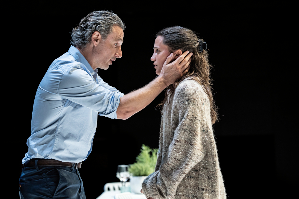 Alicia Vikander y Andrew Lincoln estrella en la reelaboración del Classic Ibsen The Lady From the Sea - Review