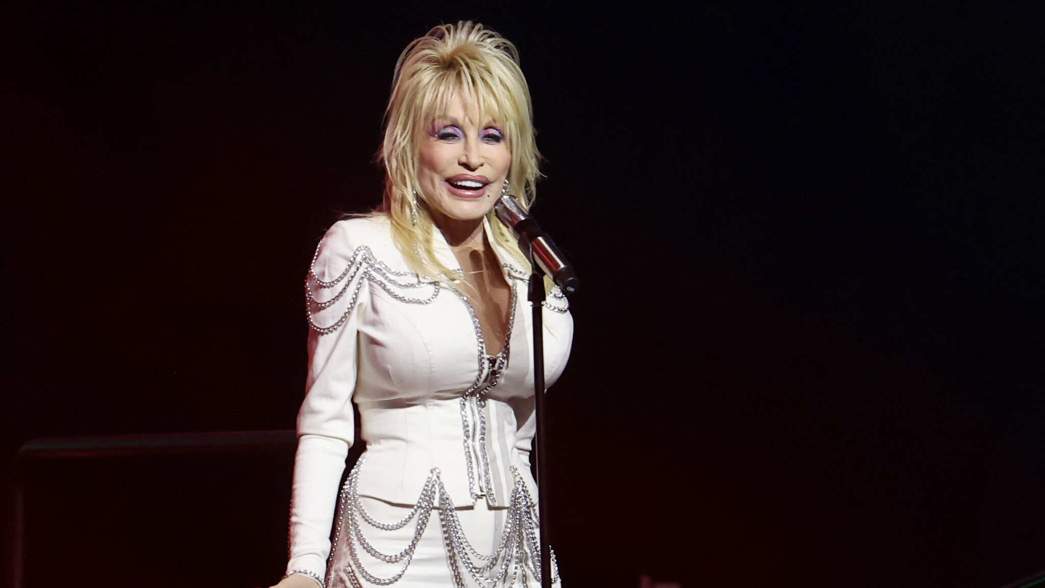 Dolly Parton pospone que las vegas muestran y los planes regresan en 2026 después de los procedimientos médicos