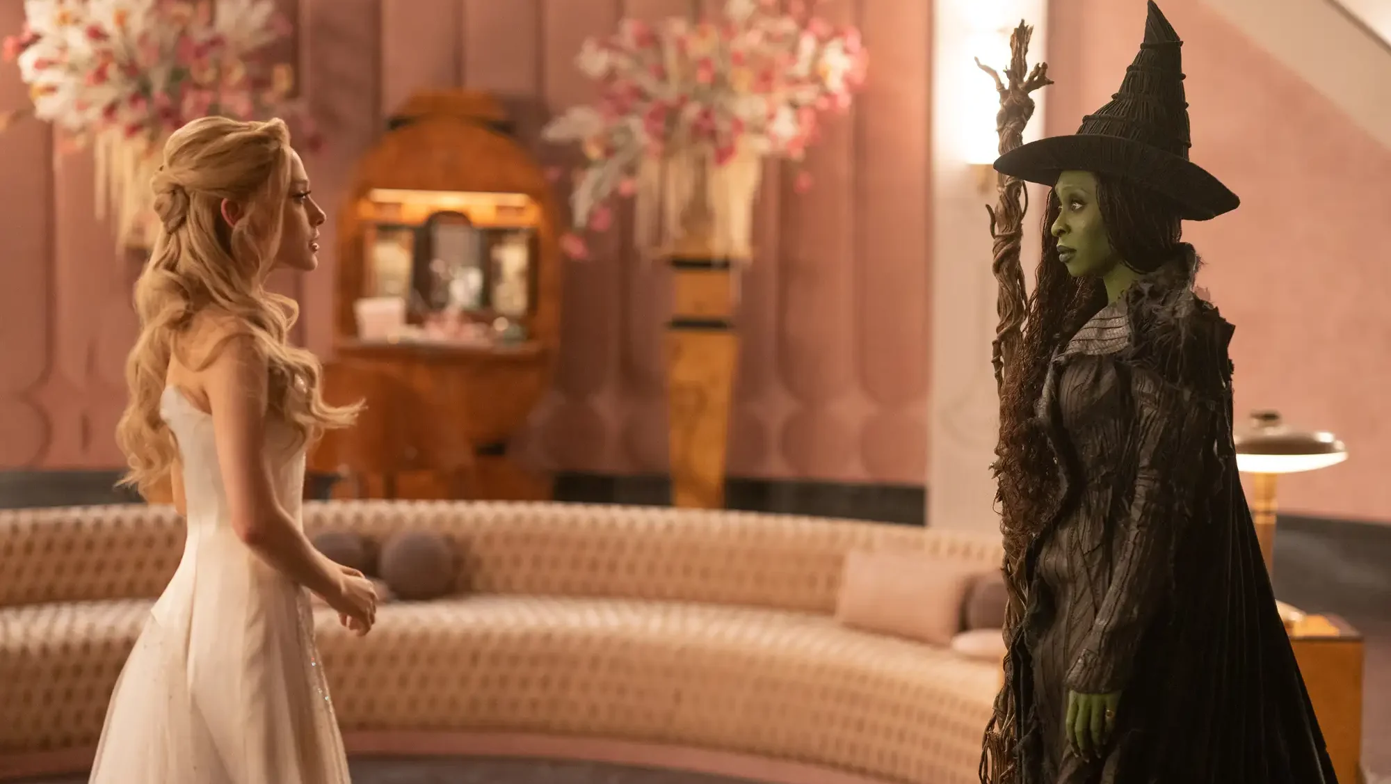Glinda y Elphaba chocan en 'Wicked: For Good' Tirn final Trailer