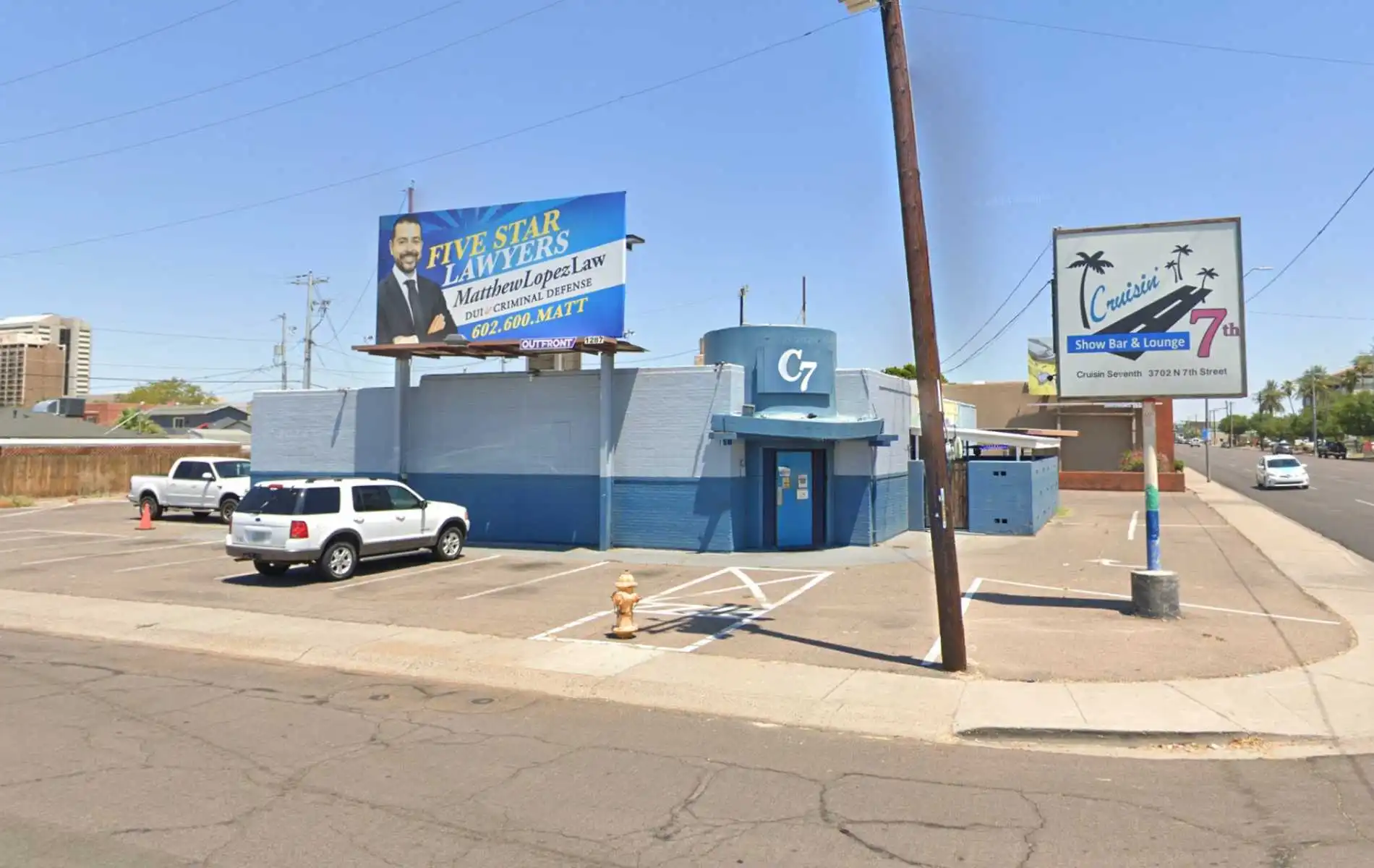 Hombre arrestado por amenazar con 'disparar' el bar gay después de ser 'desencadenado' por la muerte de Charlie Kirk