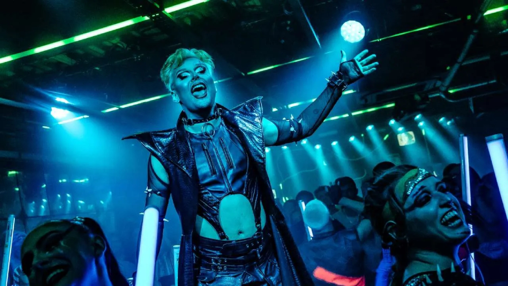 Jan Sport Delights en el nuevo Oscar musical extraño y río