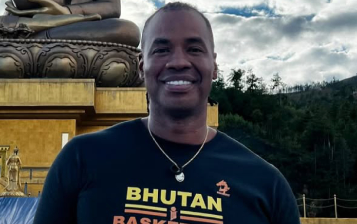 Jason Collins, el primer jugador gay de la NBA, recibiendo tratamiento para el tumor cerebral