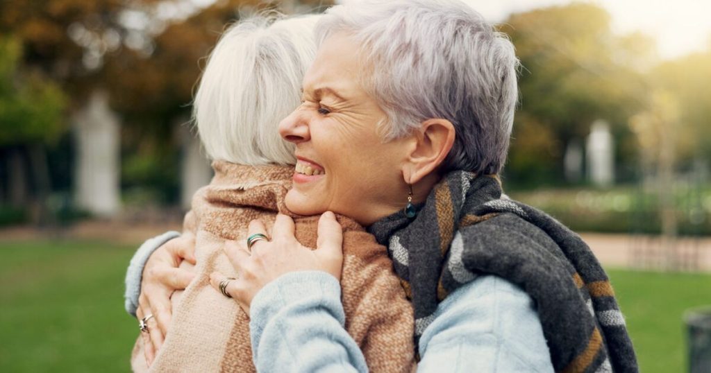 La creciente población LGBTQ+ anciano está dando forma a lo que significa envejecer con dignidad