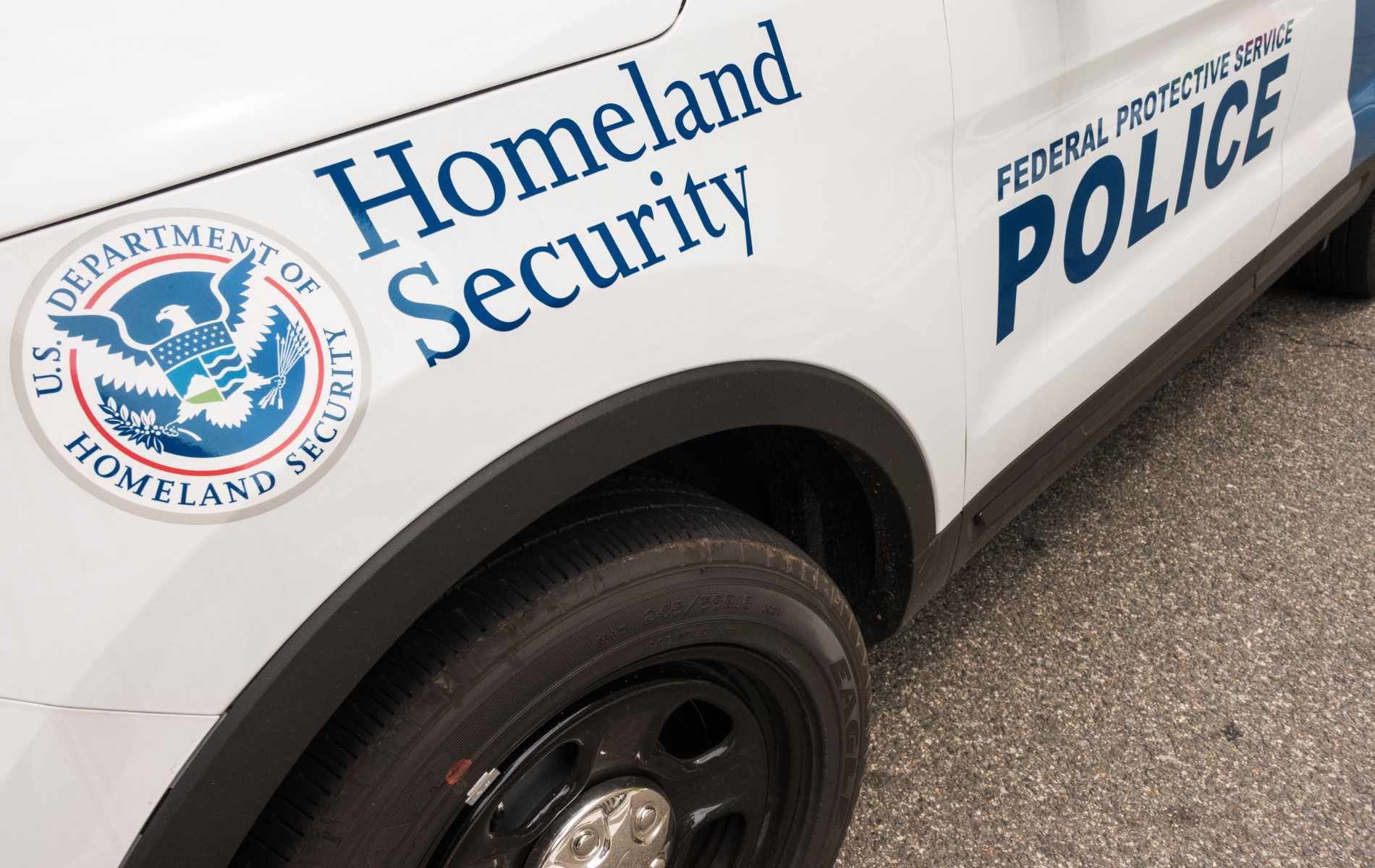 La inteligencia estadounidense elimina la T de LGBT+, incluso en informes de amenazas a la comunidad queer