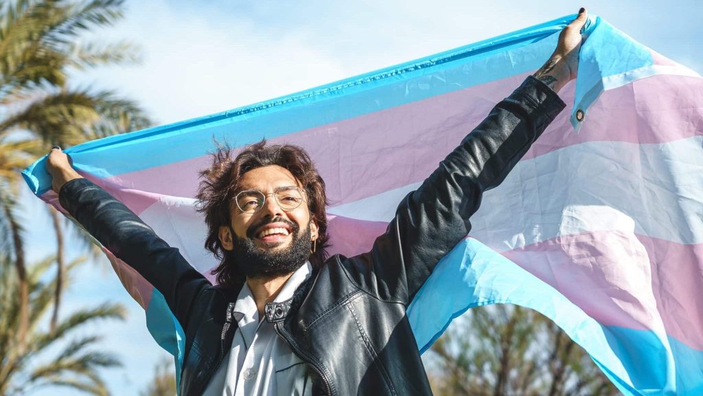 La nueva guía 2025 ofrece salud mental y recursos legales para la comunidad transgénero