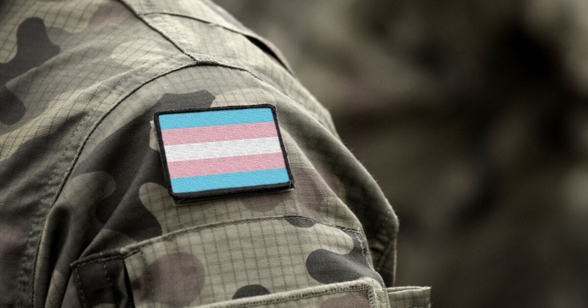 Las familias militares demandan a la administración Trump por bloquear la atención médica trans
