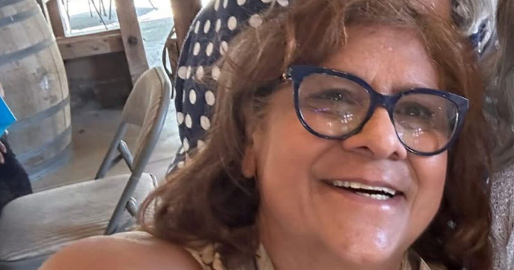 Mona Liza luchó con la adicción cuando era joven. Ahora los jóvenes LGBTQ+ tienen más opciones.