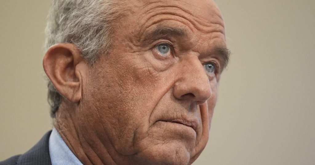 Nueve ex directores de los CDC advierten que RFK Jr. está destruyendo la salud pública e impulsa la acción rápida para detenerlo