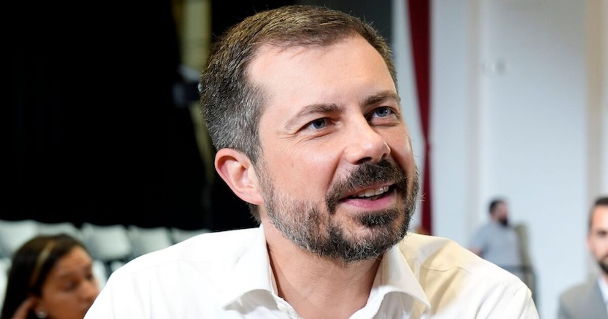 Pete Buttigieg responde a la invitación de Tucker Carlson para discutir "preguntas específicas sobre el sexo gay"
