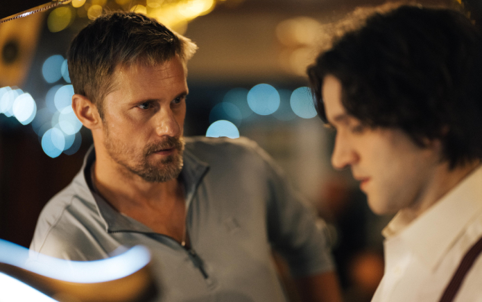 Pillion: Alexander Skarsgård es un motociclista Dom Gay en un nuevo vistazo al romance BDSM