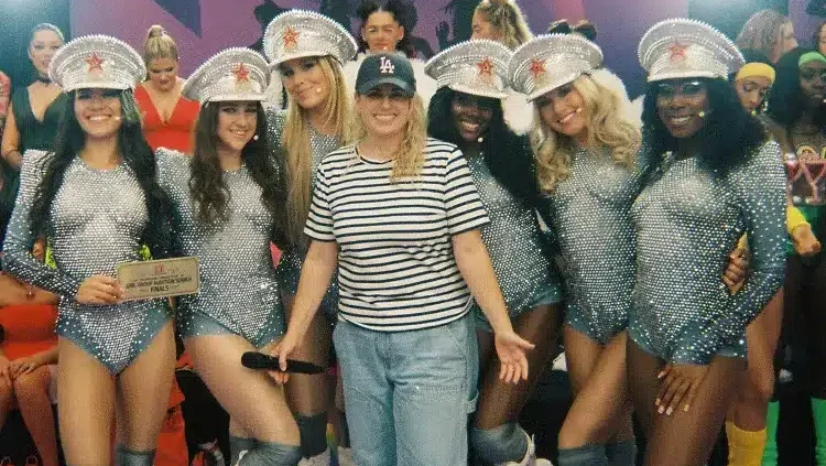 Rebel Wilson dirigirá y protagonizará un nuevo grupo de comedia de comedia a medida que continúa las batallas legales sobre el Deb.