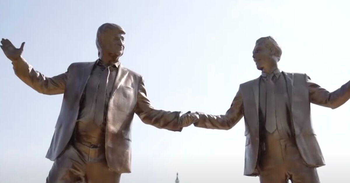 Según los informes, Trump se enfurece sobre las estatuas de DC que lo muestran como el "mejor amigo" de Jeffrey Epstein